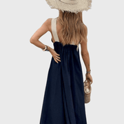 Robe avec une croix autour du cou