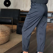 <tc>Avslappede, høytsittende rette dressbukser for kvinner</tc>